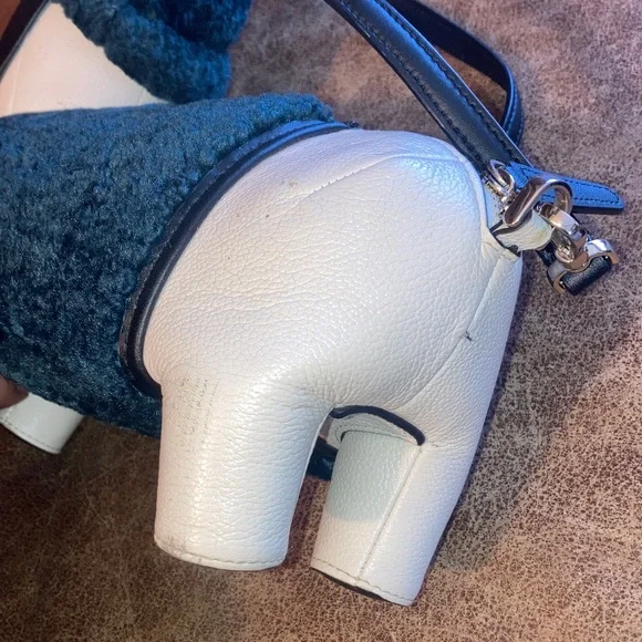 Kate Spade (RARE) Cute Dog-Shaped Handbag with Black Strap - Picture 6 of 11